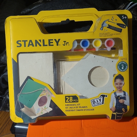 Stanley Jr Other - Stanley Jr. Birdhouse Kit with Paints